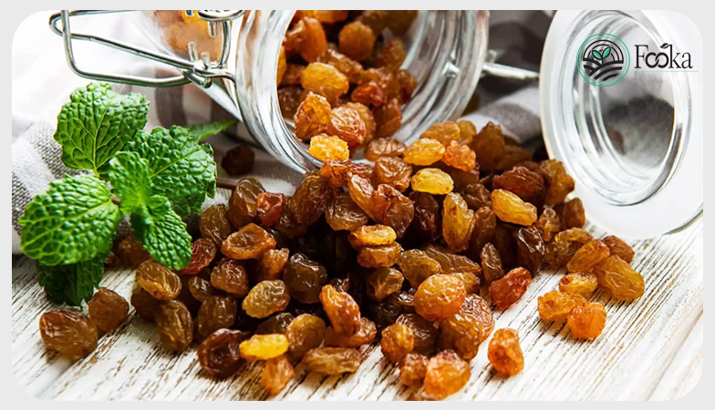 Can you provide some tips for incorporating raisins into a balanced diet